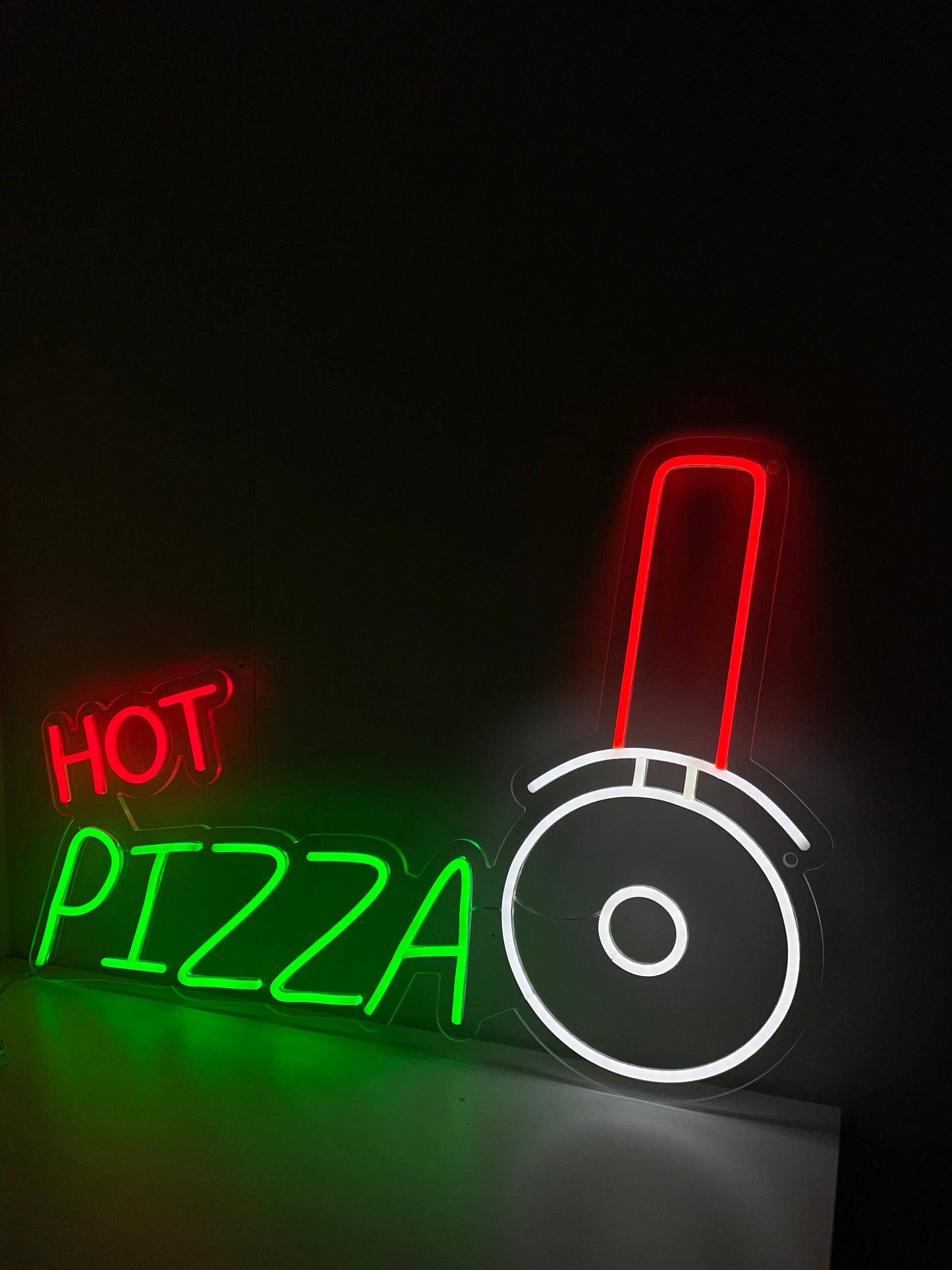 Hot Pizza Neonskylt - The Art Neon