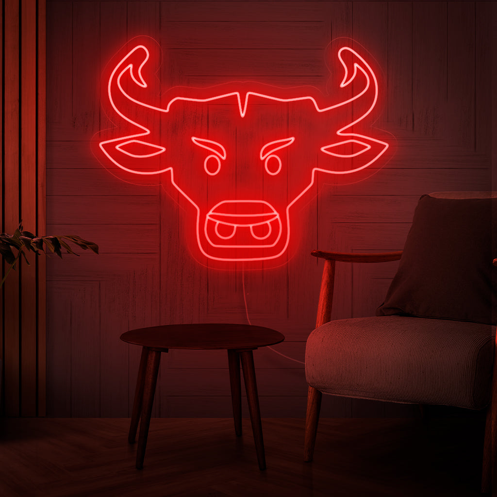 "Bull Head Neon Sign" - Ett djärvt neonljus med den ikoniska bilden av ett tjurhuvud, som ingjuter styrka, beslutsamhet och sydvästlig charm i ditt vardagsrum.