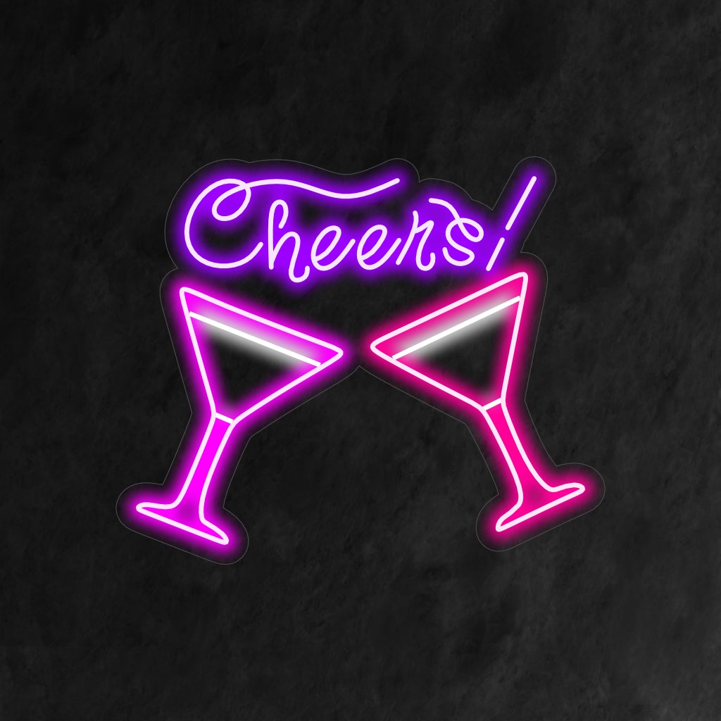 "Cheers Two Glasses Neon Sign" är ett enkelt och glädjefyllt tillskott till din barinteriör. Ett neonljus som utstrålar rostningsandan.