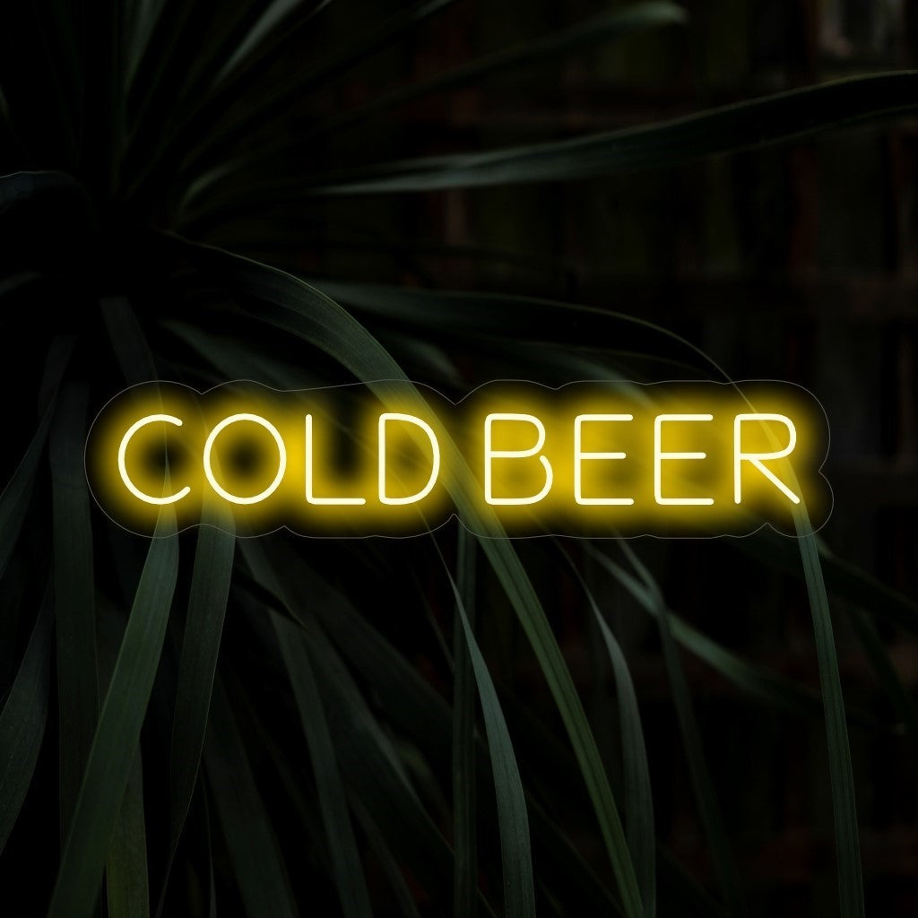 "Cold Beer Neon Sign" ��� Ett levande och uppfriskande neonljus som visar orden "Cold Beer", som ger din bar eller nöjesområde en cool och lockande atmosfär.