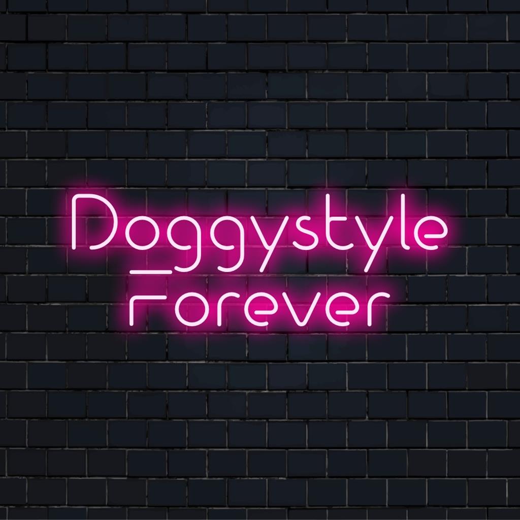 Skräddarsydd LED neonskylt läser Doggystyle Forever, vilket lägger till unik och livfull neonljusdekor till ditt utrymme.