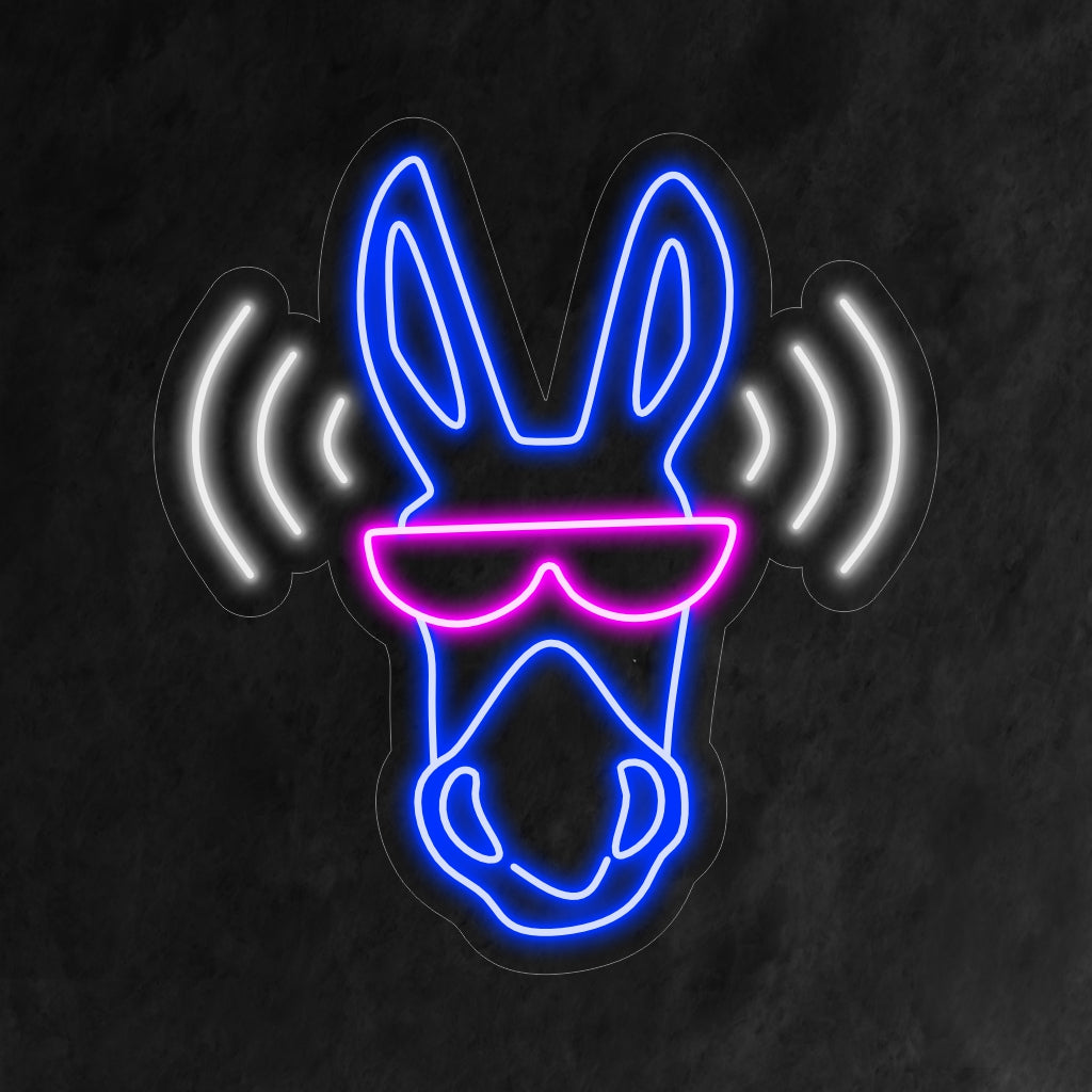 "Donkey With Sunglasses Wifi Neon Sign" lyser upp med en egendomlig glöd och blandar charmen hos en åsna med modern teknik, vilket gör den perfekt för teknikentusiaster och utrymmen med en lekfull twist.