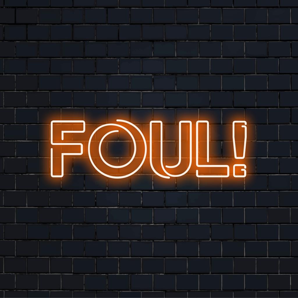 Anpassad LED-neonskylt från The Art Neon, som vackert lyser upp alla utrymmen med livfull personlig belysning.