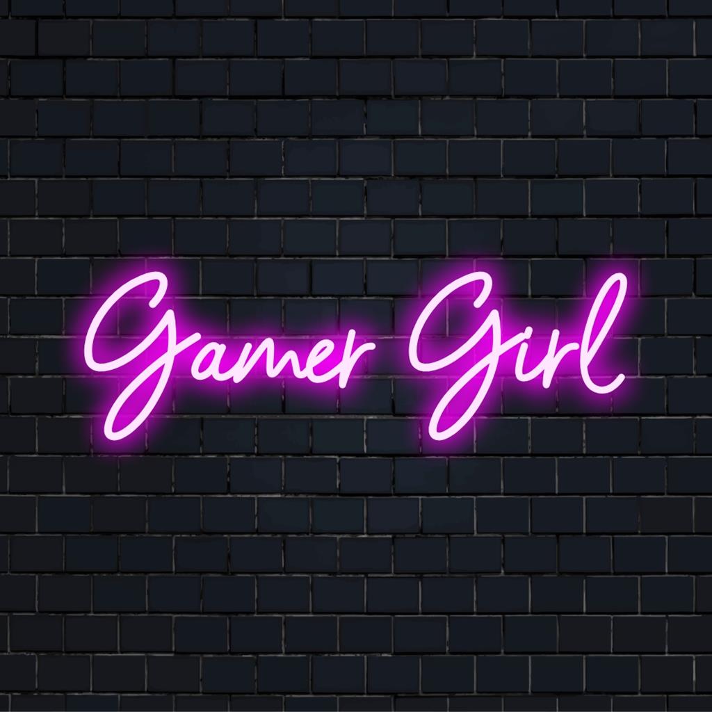 Custom Gamer Girl LED Neon Sign utstrålar levande ljus, perfekt för både spelinredning och neonkonstälskare.