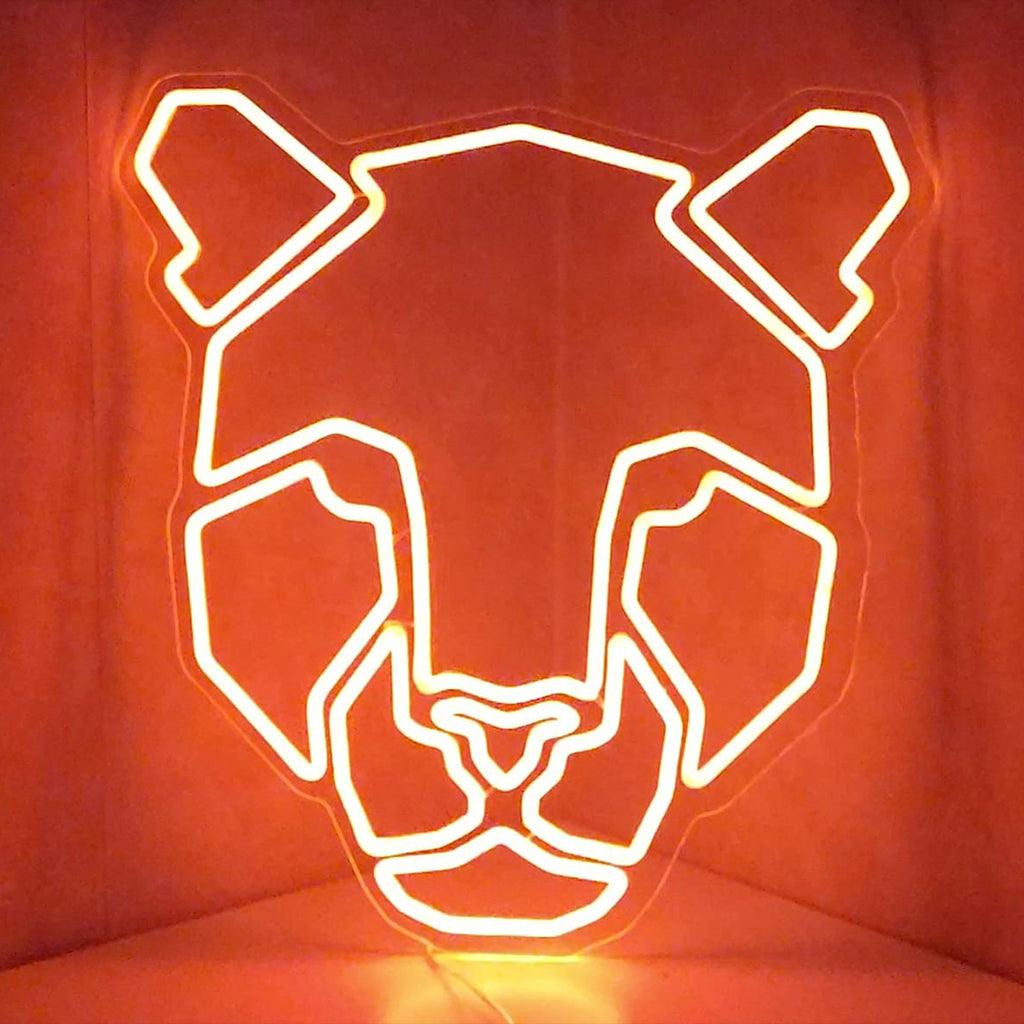"Geometric Leopard Neon Sign" - Roar med modernt konstnärskap, perfekt för eklektiska utrymmen och konstgallerier, som fångar blandningen av geometrisk design och en leopards vilda ande.