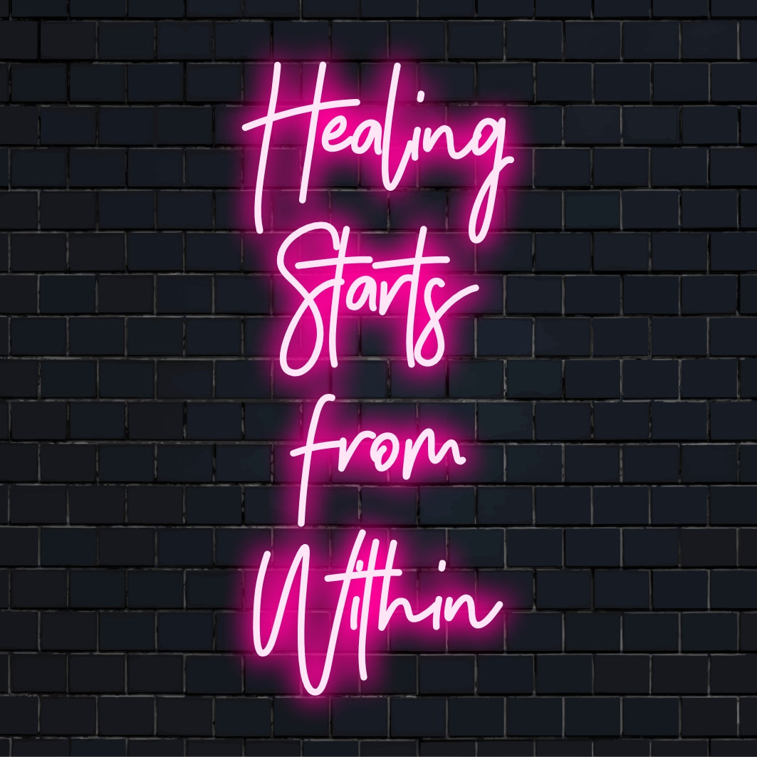 Ljus och inspirerande, den här anpassade LED-neonskylten säger Healing Starts From Within i stilfullt manus. Perfekt för väggdekoration.