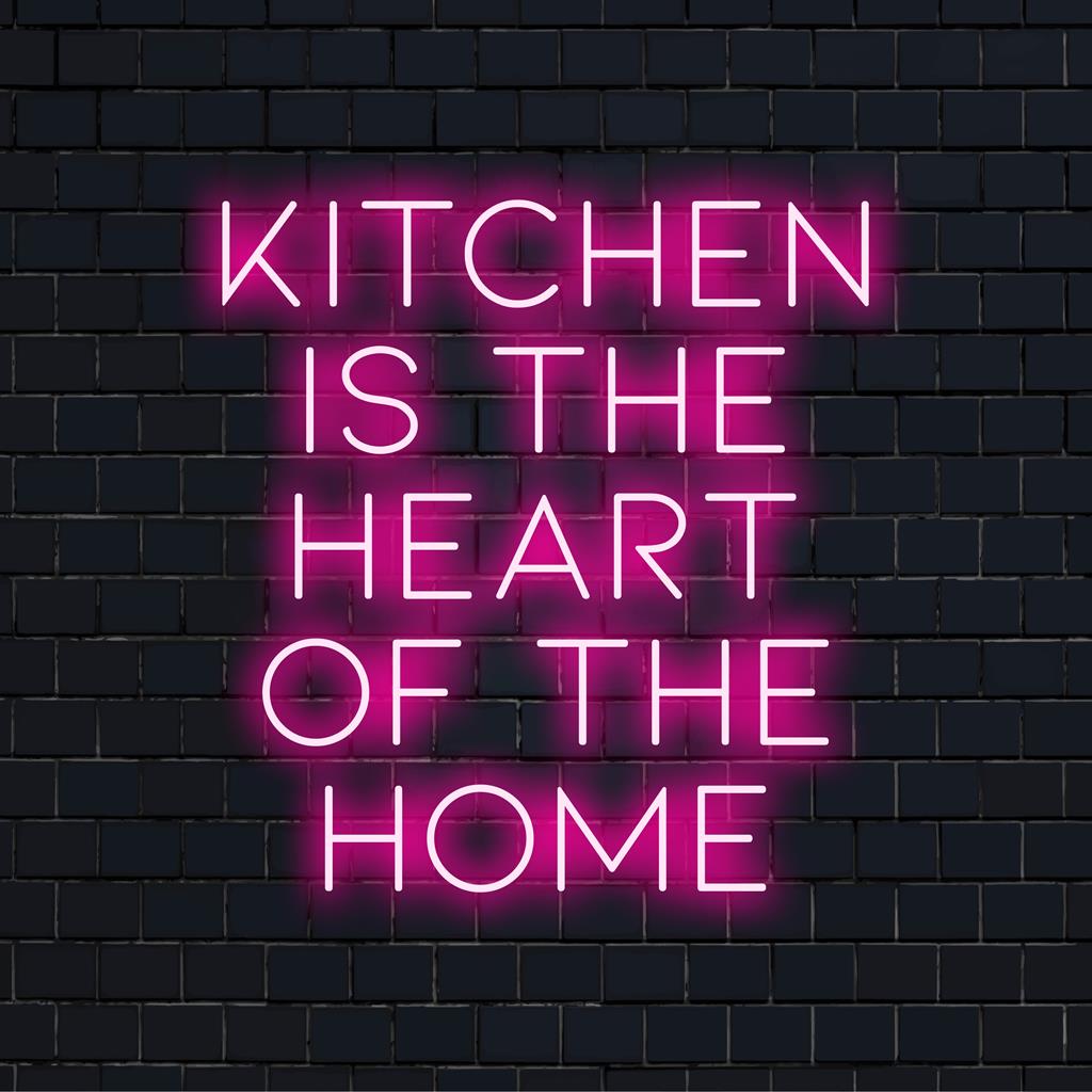 Anpassad LED neonskylt som läser Kitchen Is The Heart Of The Home i levande glödande text, perfekt för mysig köksinredning.