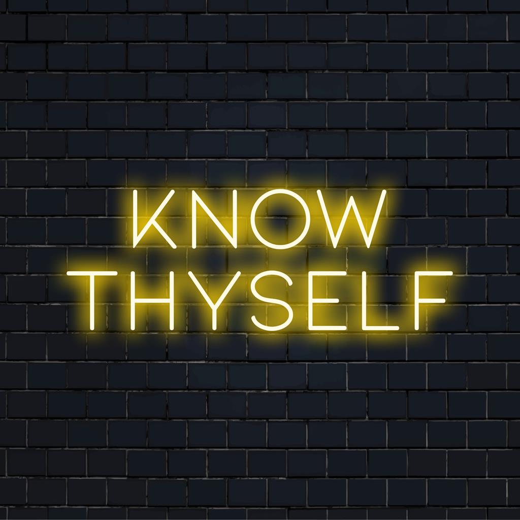 Skräddarsydd LED-neonskylt som läser Know Yourself, med livfull belysning för personlig väggkonstdekor.
