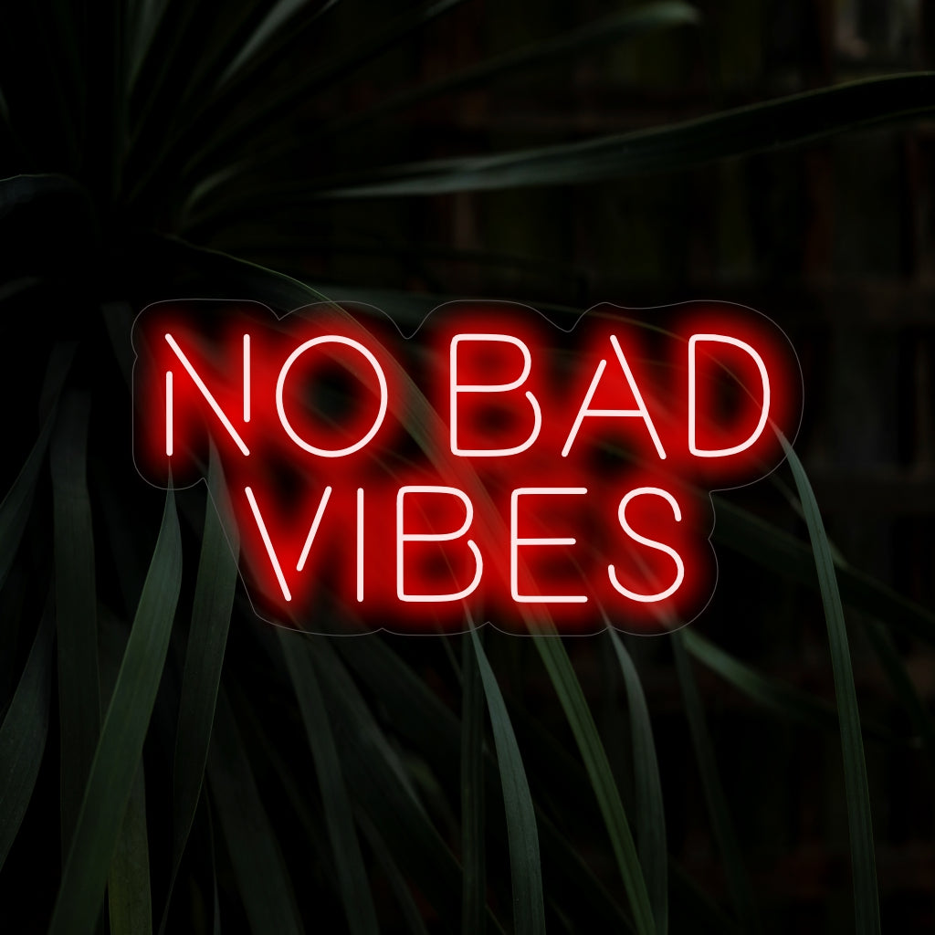 "No Bad Vibes Neon Sign" är ett trendigt och upplyftande tillägg, perfekt för utrymmen som främjar positivitet och bra energi. Lyssna endast med goda vibbar!