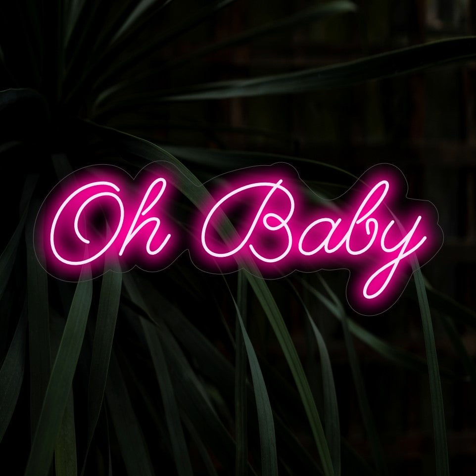 "Oh Baby Neon Sign" är ett flirtigt och lekfullt tillskott, perfekt för utrymmen som hyllar femininitet och en touch av fräck charm. Lys upp med en blinkning och lockelse!