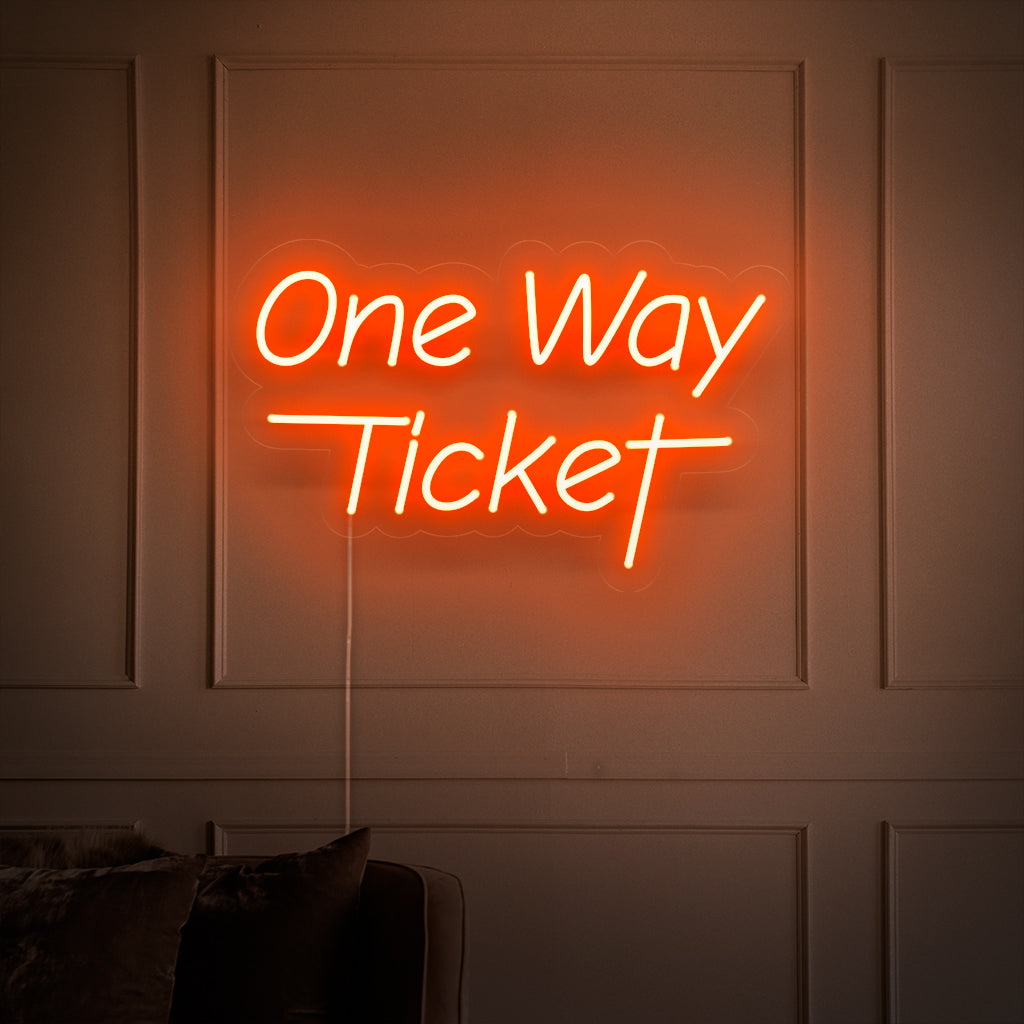 "One Way Ticket Neon Sign" är ett äventyrligt och wanderlust-inspirerat tillägg, perfekt för utrymmen som hyllar spänningen med utforskning. Lys upp med andan av en enkelriktad resa!