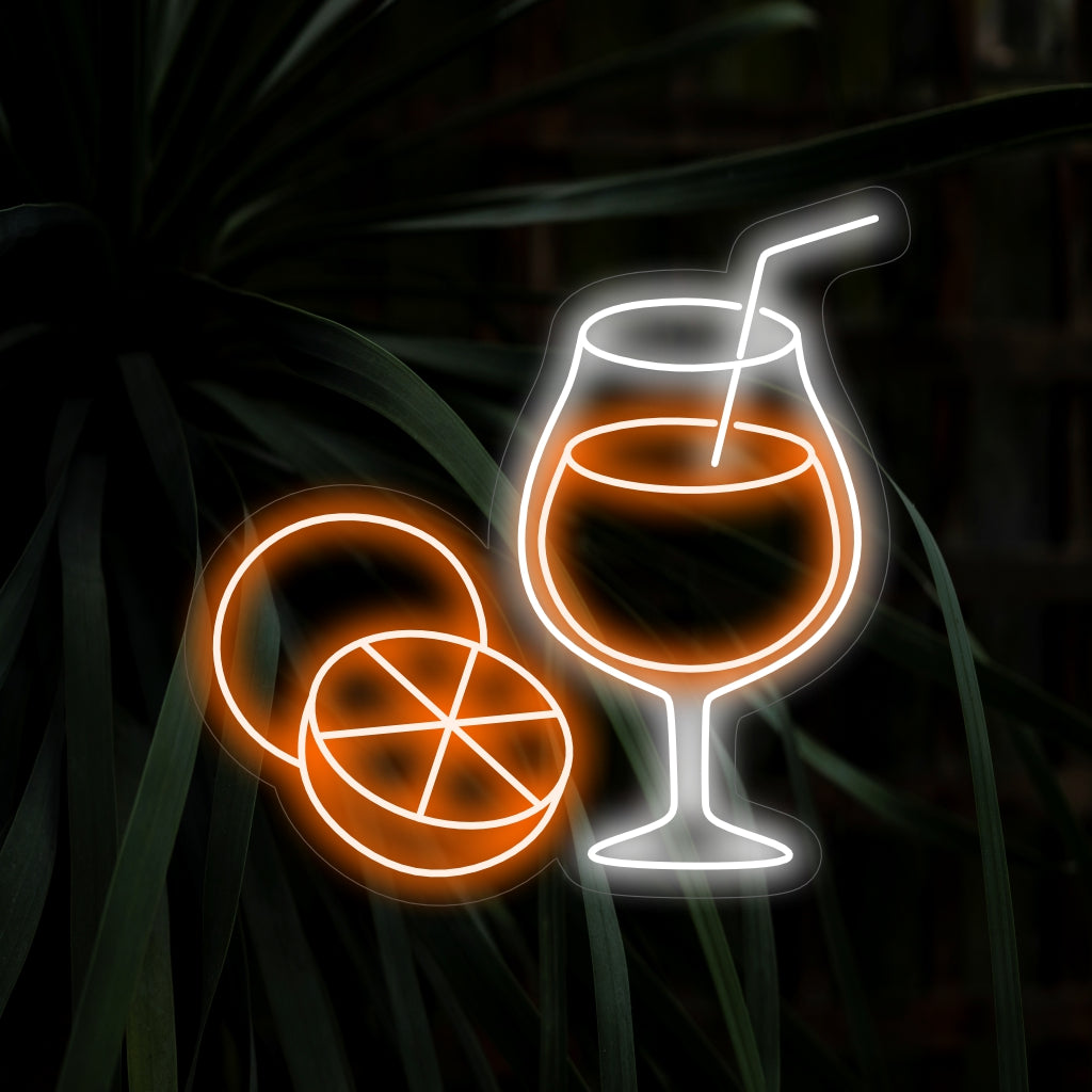 "Orange Juice Glass Neon Sign" är ett levande och uppfriskande tillskott, perfekt för utrymmen som hyllar apelsinjuicens saftiga godhet. Lys upp med en citrusaktig twist!
