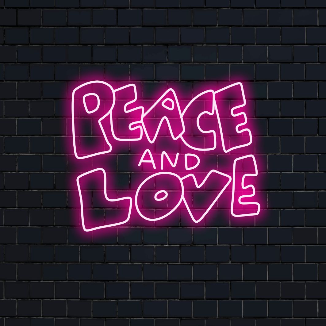"Peace And Love Neon Sign" är ett tidlöst och harmoniskt tillägg, perfekt för utrymmen som främjar lugn och enhet. Lys upp med de bestående symbolerna för fred och kärlek!