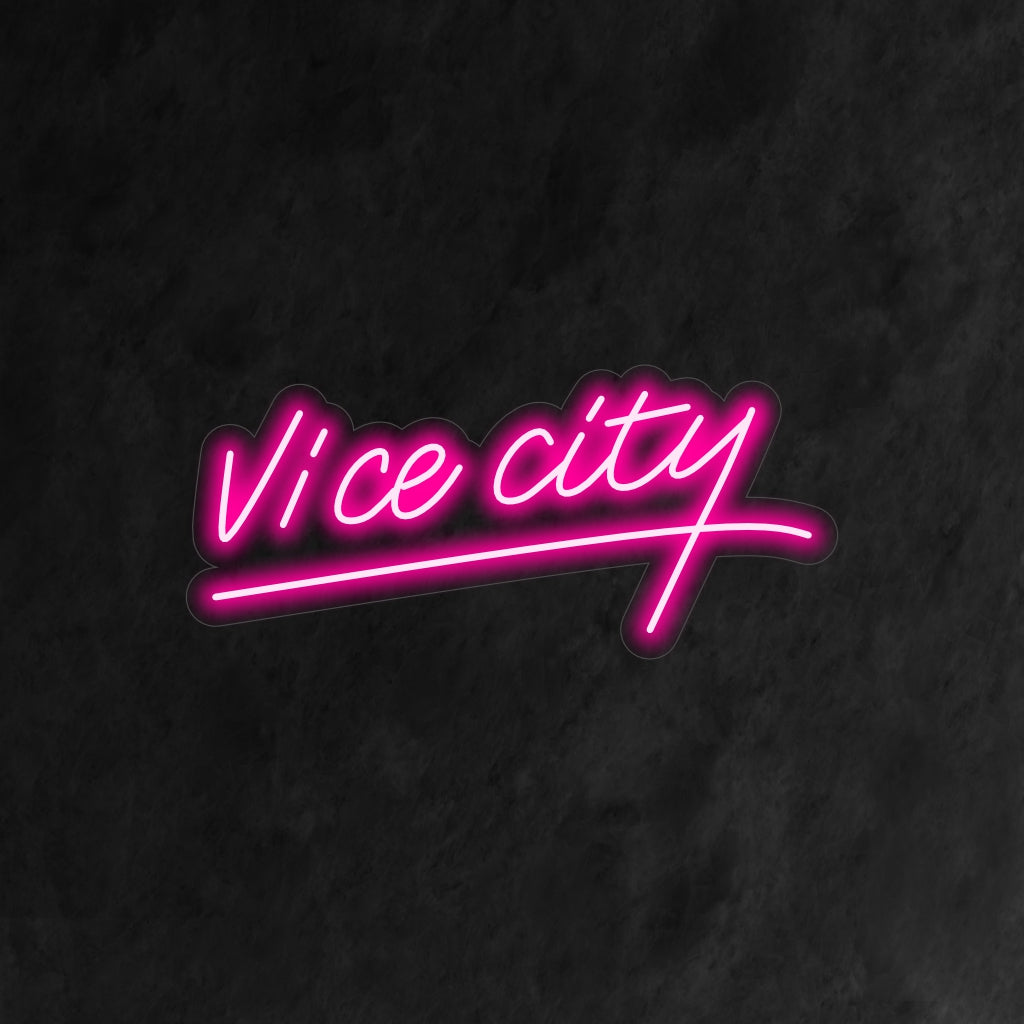 "Pink Vice City Neon Sign" är ett retro och nostalgiskt tillskott till din interiör. Ett neonljus som hyllar Vice Citys ikoniska estetik.