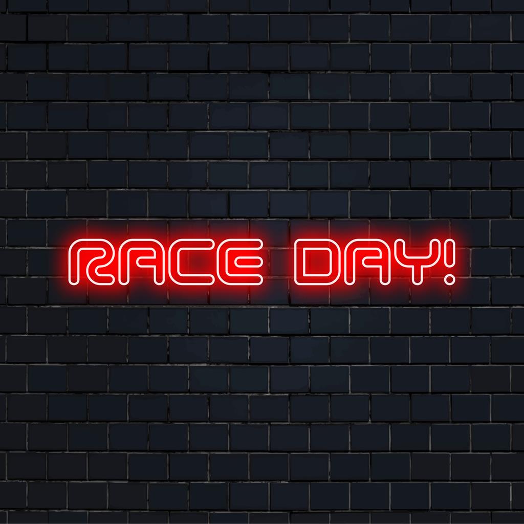 LED neonskylt som läser Race Day! med livfulla färger, perfekt personlig inredning för motorsportentusiaster och evenemang.