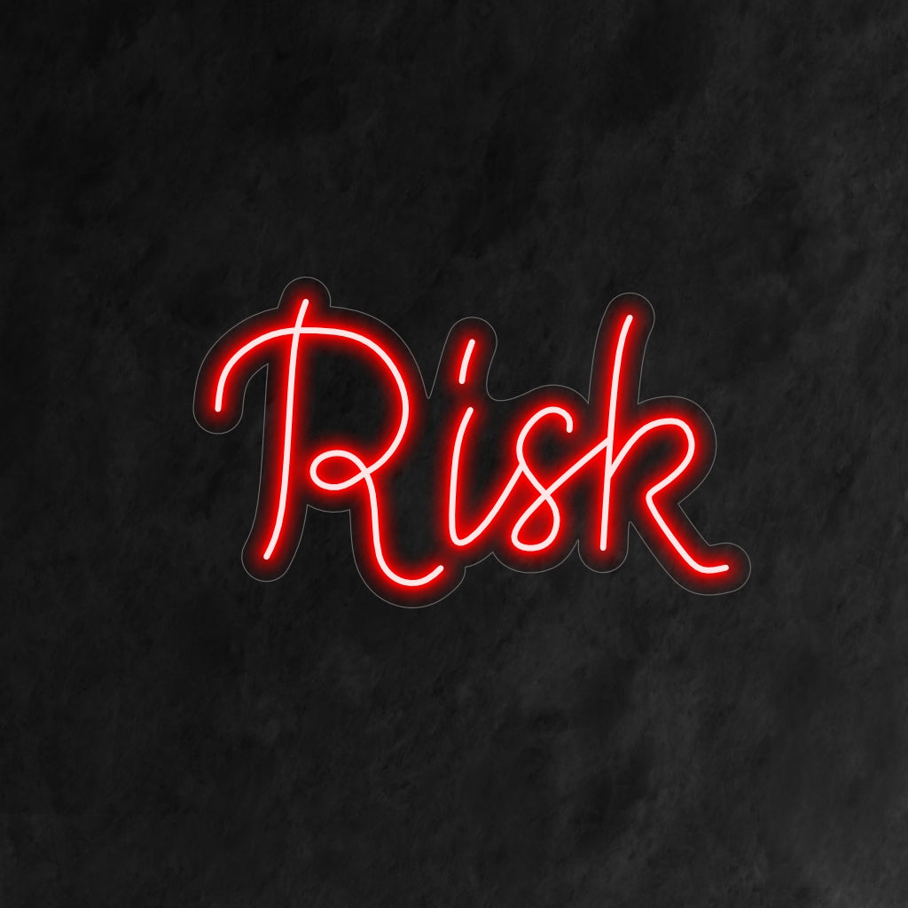 "Risk Neon Sign" lyser djärvt upp ordet "Risk", och ger ditt utrymme en känsla av äventyr och vågad anda."