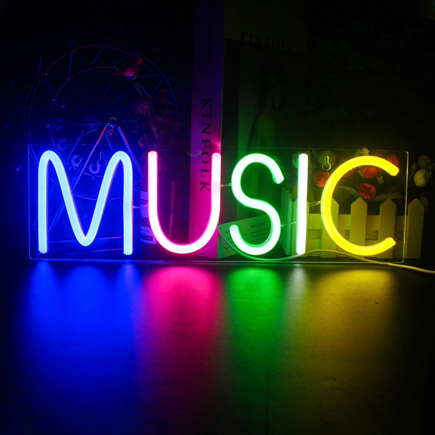 "Bilden har en levande LED-neonskylt i form av en musiknot.
