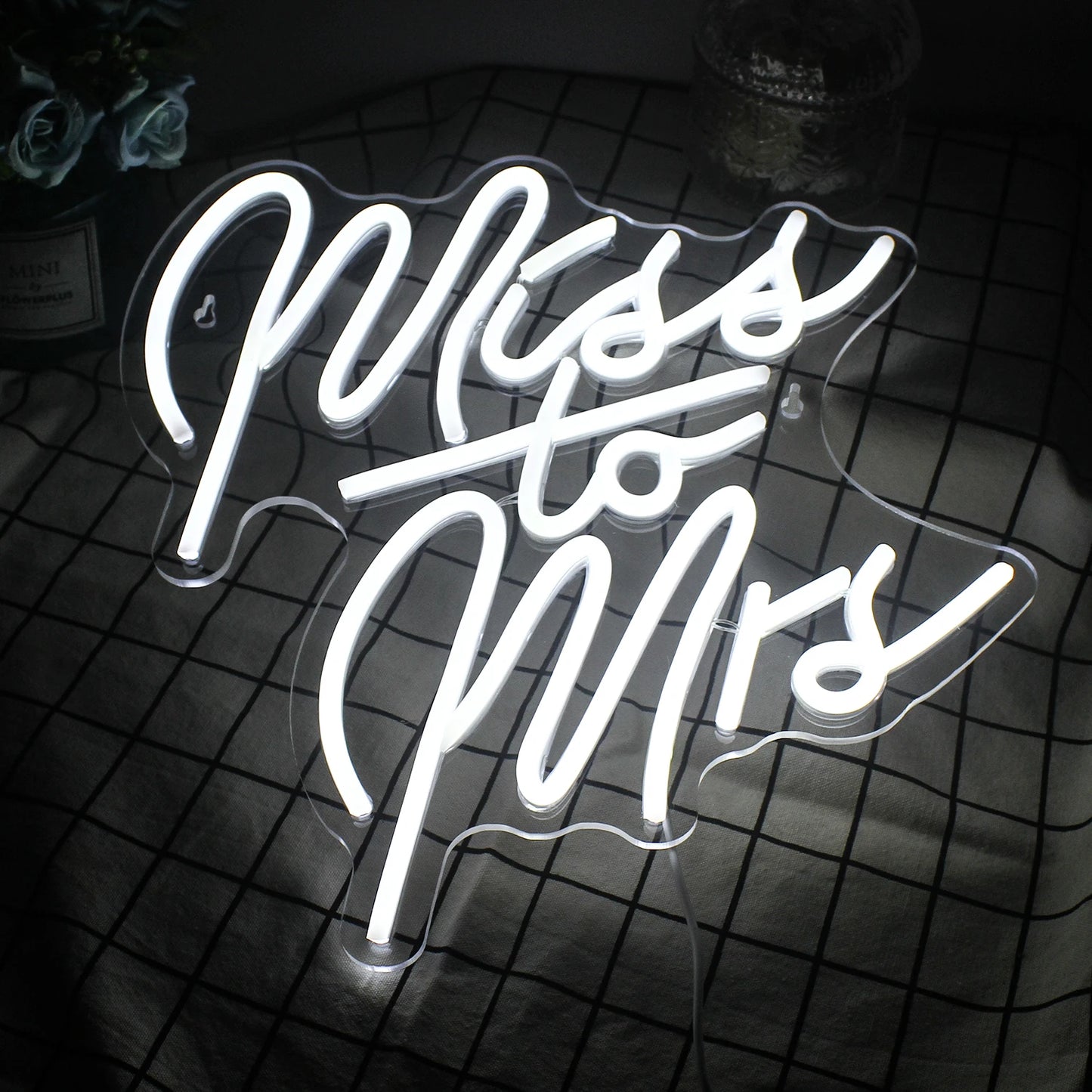 Miss To Mrs 5V Mini USB LED Neonskylt - Budgetvänlig