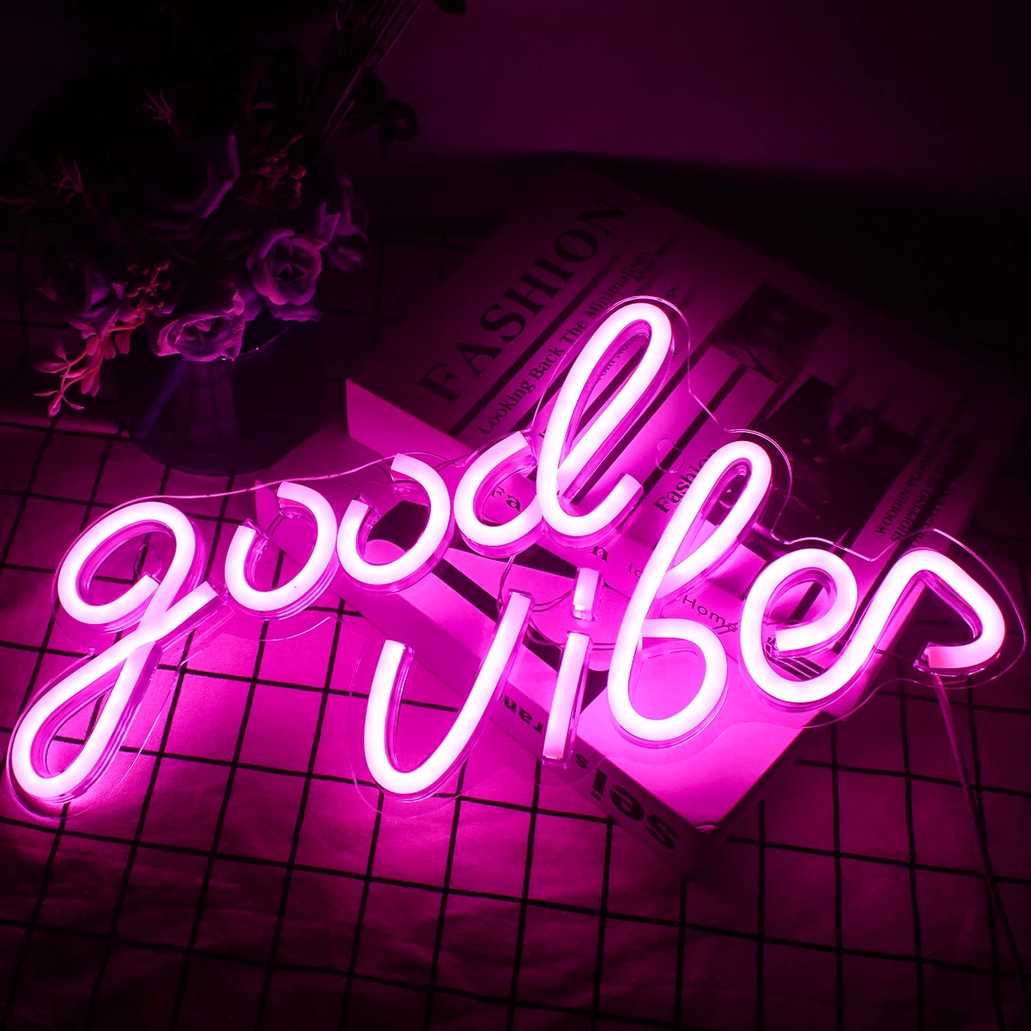 Good Vibes 5V USB LED Ljusskylt - Prisvärd