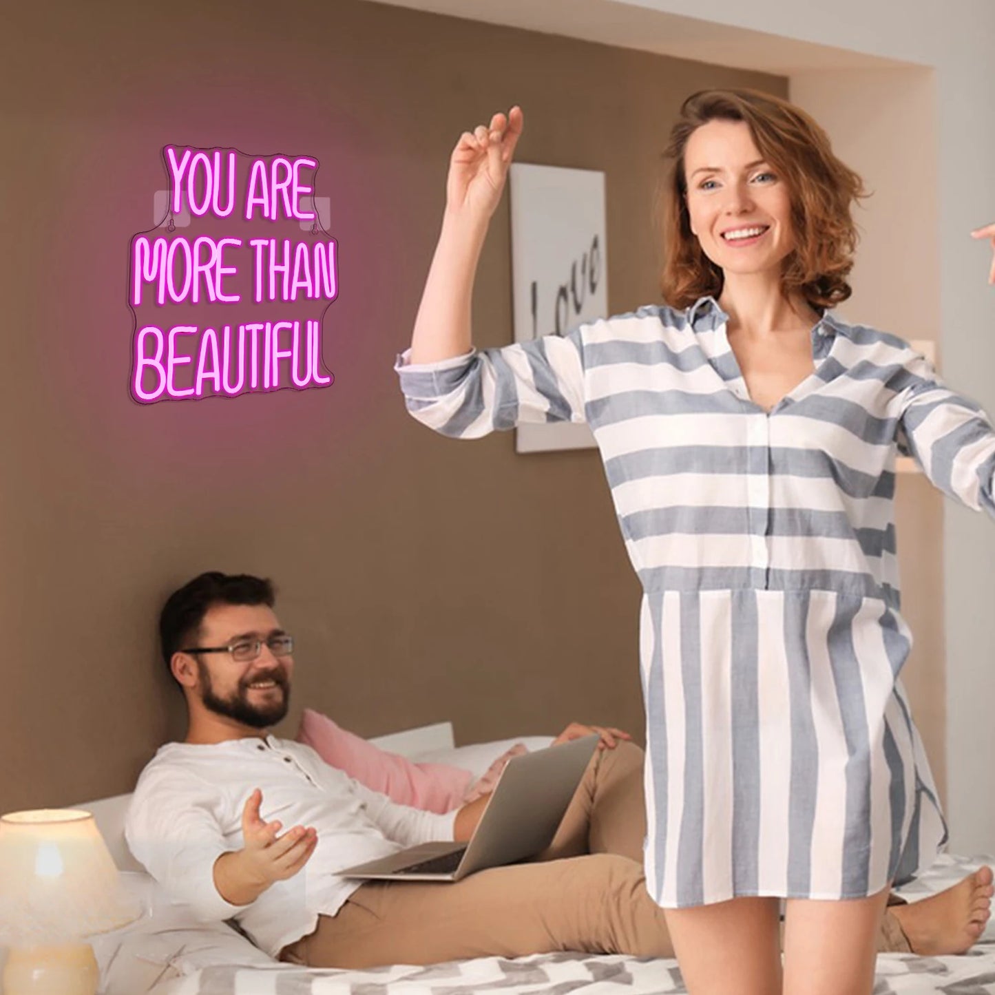 Du Är Mer Än Vacker 5V USB LED Ljusskylt - Budgetvänlig