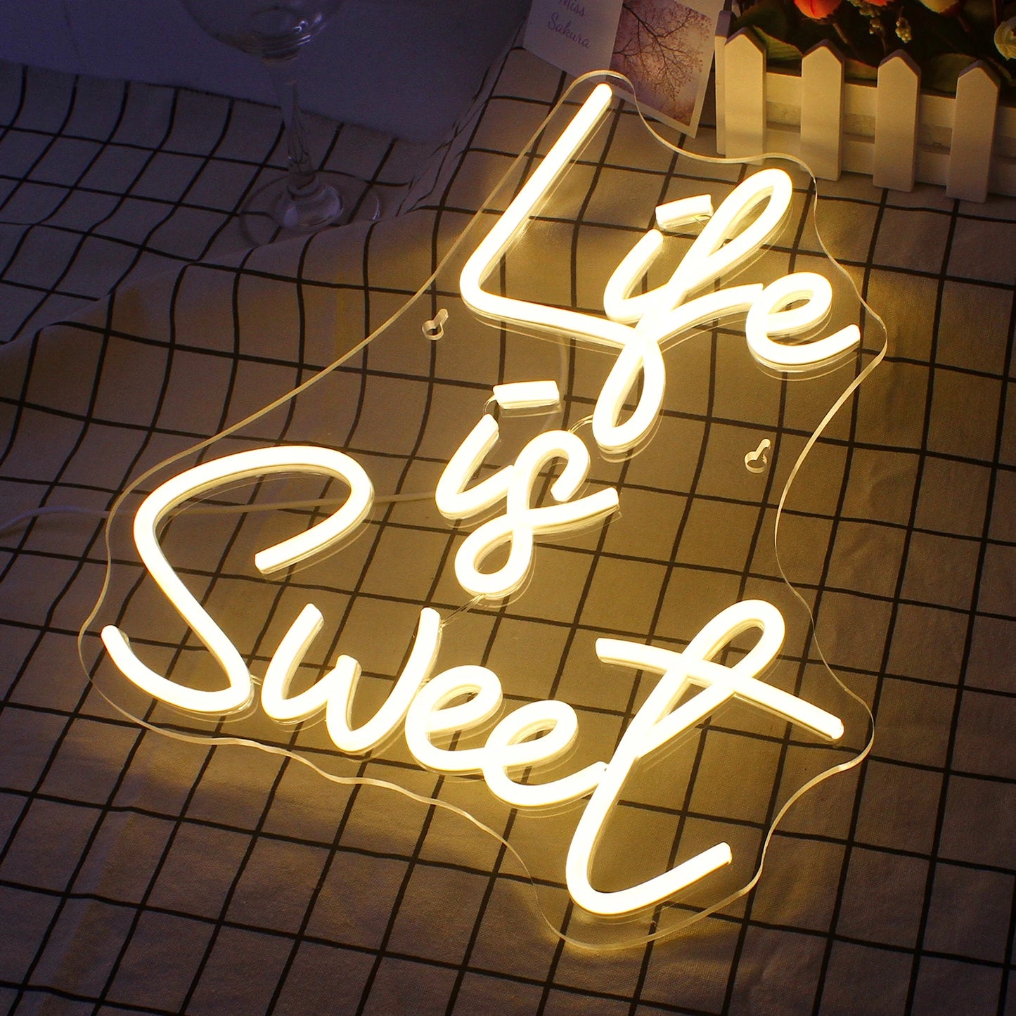 Life is Sweet 5V USB LED Ljusskylt - Budgetvänlig