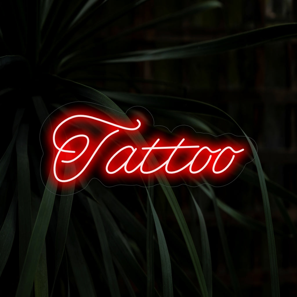 "Tattoo Neon Sign" lägger till levande konstnärskap med sin ikoniska design, som ger en djärv glöd som hyllar tatueringars kreativitet och skönhet i ditt utrymme.