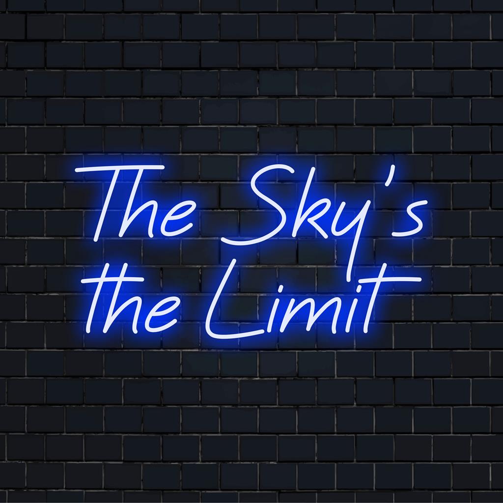 Upplyst anpassad LED-neonskylt med frasen The Sky's The Limit, perfekt för inspirerande modern inredning.