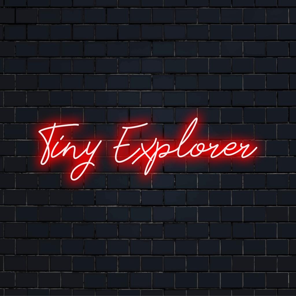 LED neonskylt med Tiny Explorer, perfekt för att belysa utrymmen med anpassad neoncharm och unik väggdekor.