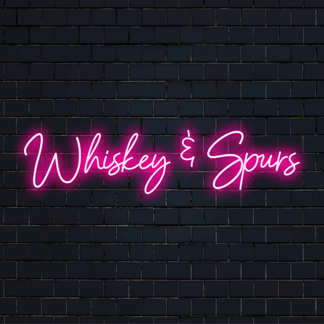 Skräddarsydd LED neonskylt som stavar Whisky & Spurs, perfekt för barinredning med klassisk atmosfär och neonljuscharm.
