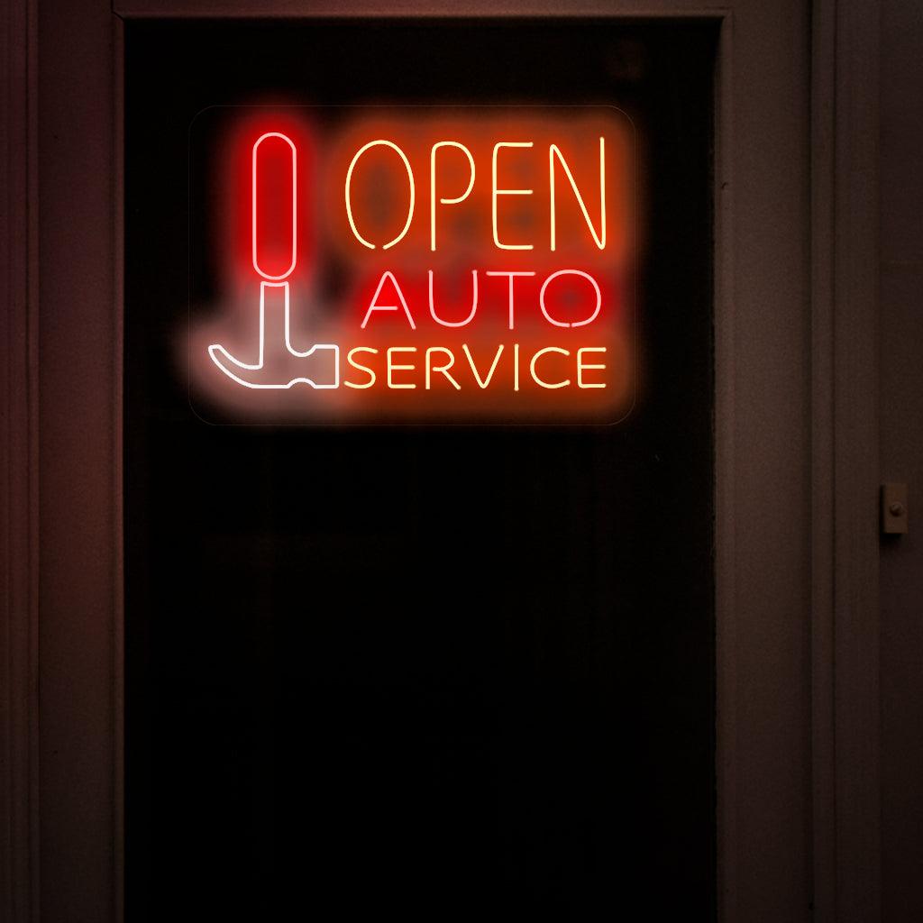 En fängslande neonskylt med en hammare och orden "Open Auto Service" i djärva, livfulla bokstäver.