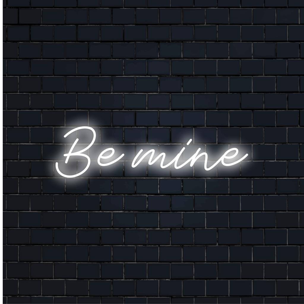 Be Mine anpassade LED-neonskyltar: ljusrosa neontextkonst perfekt för romantisk neonljusinredning och personlig neonskyltdesign.