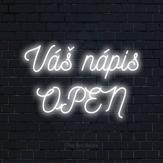 Neonový nápis na míru „Váš nápis OPEN“ na černé cihlové zdi