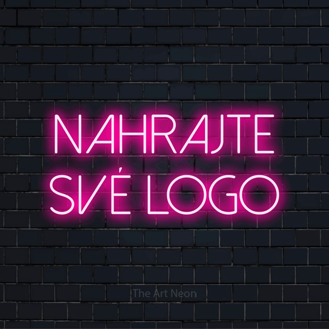 Neonový nápis na míru „Nahrajte své logo“ na černé cihlové zdi