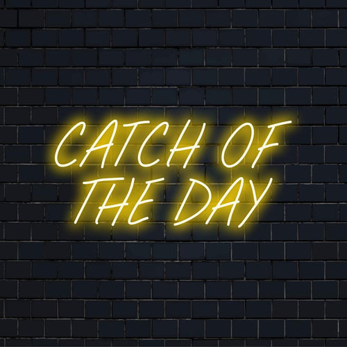 Livlig skräddarsydd LED-neonskylt som visar Catch Of the Day, perfekt för unik väggkonst och iögonfallande dekor.