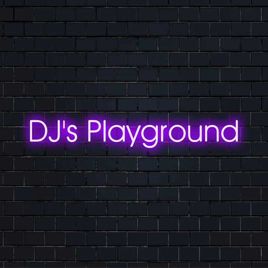 En livlig anpassad LED-neonskylt som läser Dj's Playground, perfekt för unik inredning eller personlig belysning.