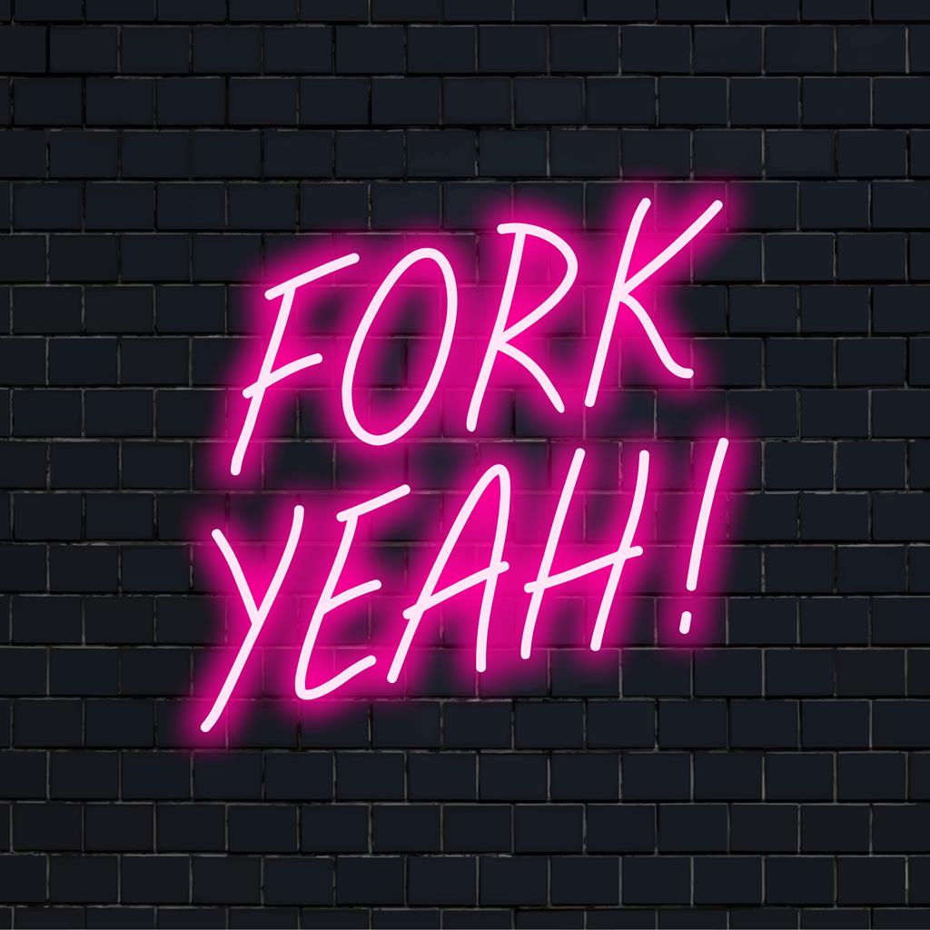 LED neonskylt läser Gaffel Yeah!, perfekt för köks- eller matsalsinredning; levande neonkonst med lekfull och humoristisk ton.