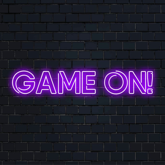 Levande "Game On!" LED neonskylt, perfekt neonljusdekor för spelrum, med djärva bokstäver och en dynamisk design.