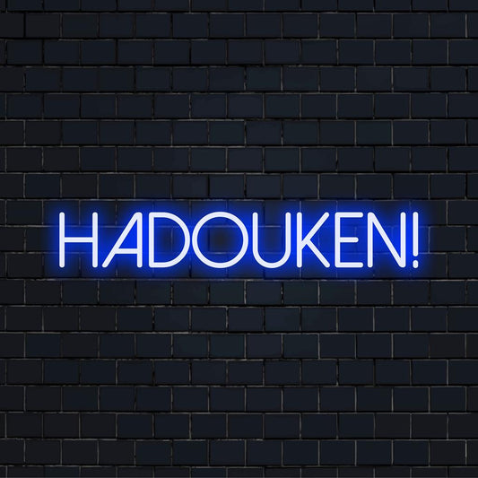 Anpassad LED neonskylt stavning Hadouken! i livfulla neonfärger; perfekt neonväggkonst för spelentusiaster.