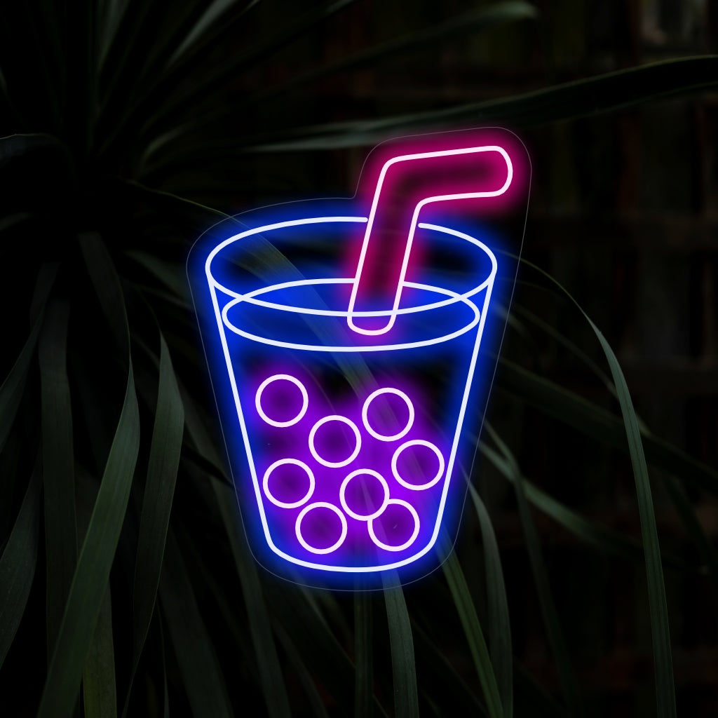 "Juice Cup With Ice Cubes Neon Sign" - Lägg till en uppfriskande touch till ditt utrymme med denna livfulla neonskylt, med en cool juicekopp med isbitar.