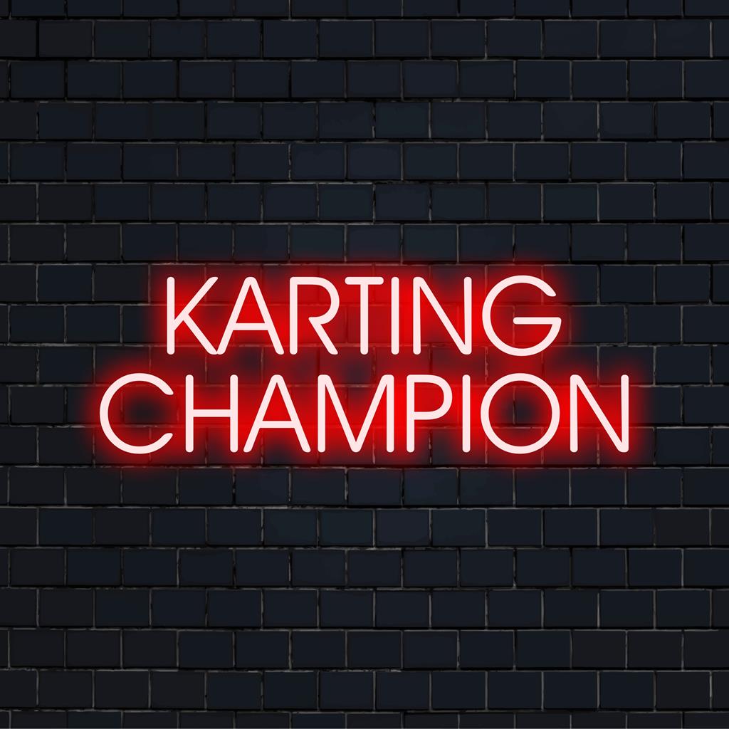 Anpassad LED neonskylt stavning Karting Champion, levande ljuskonst för racingfans; unik neondekor för en dynamisk display.