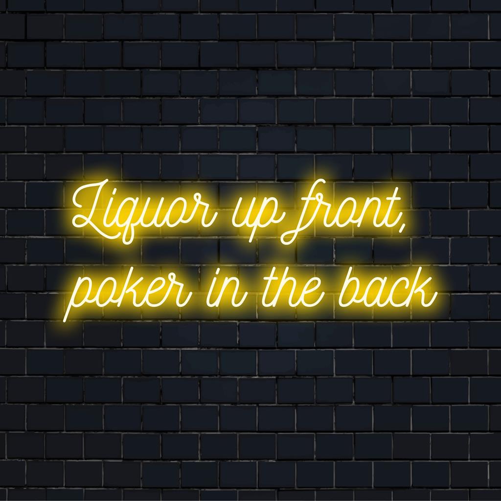 Anpassad LED neonskylt med sprit framtill, Poker In The Back text, perfekt som unik neonkonstdekor för barer eller spelrum.