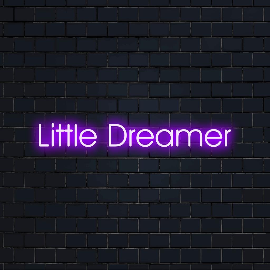 LED-neonskylt glödande med Little Dreamer, som visar upp levande neonkonst perfekt för kreativ, personlig väggdekoration.