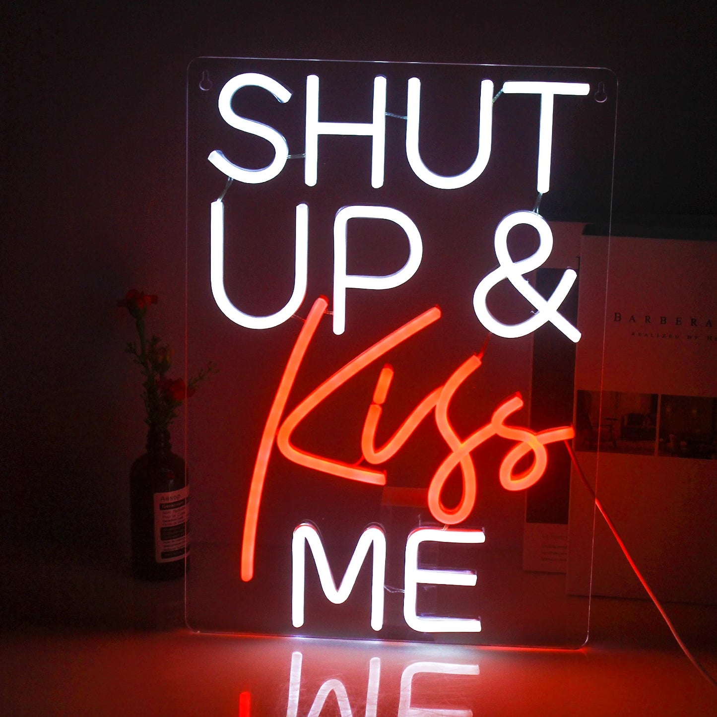 Shut Up Kiss Me 5V USB LED Ljusskylt - Prisvärd