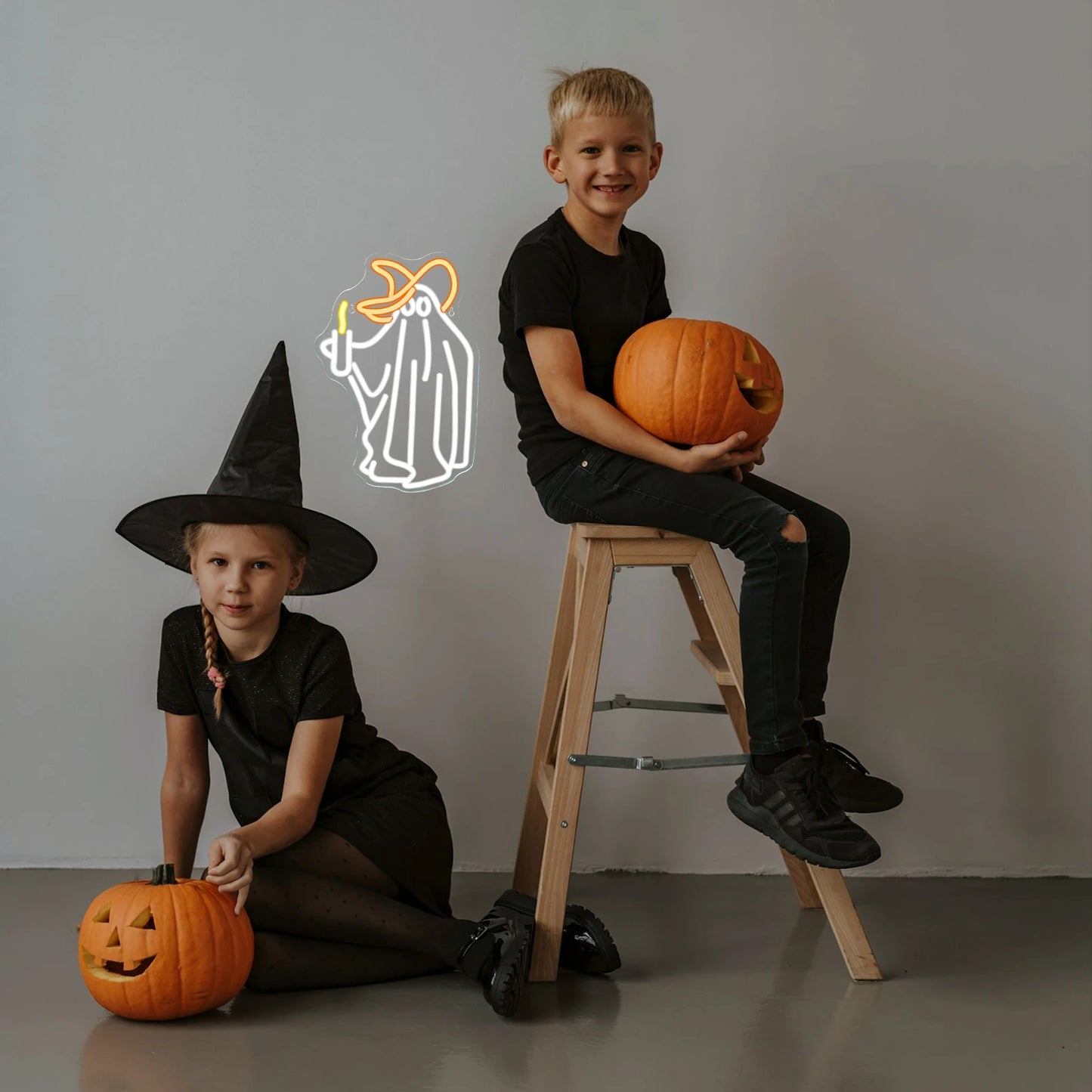 Ghost 5V USB LED Ljusskylt - Prisvärd