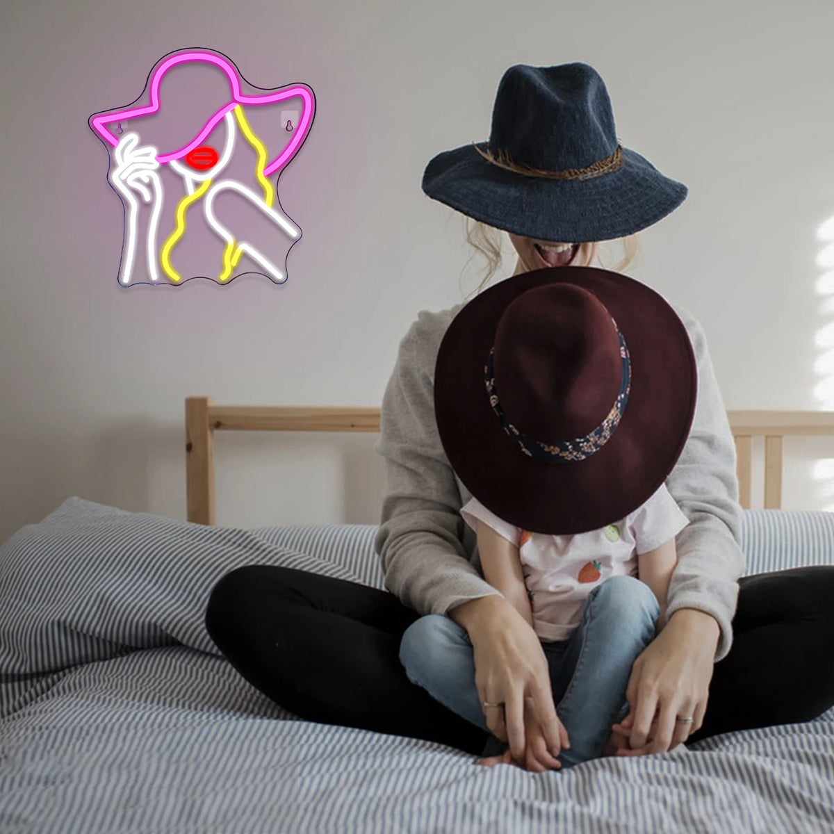 Kvinna med cowboyhatt – LED-neonskylt (5 V USB)