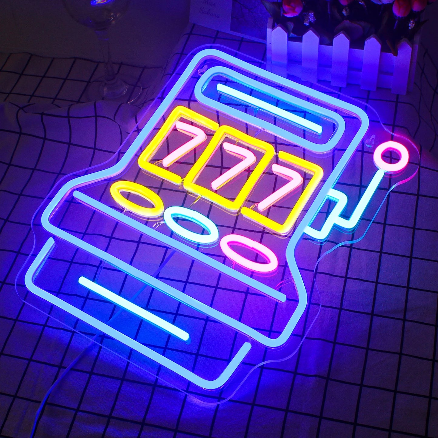 777 Spelrum 5V USB LED Ljusskylt - Prisvärd