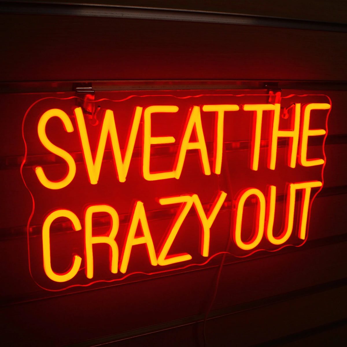 Sweat The Crazy Out – LED-neonskylt (5 V USB)