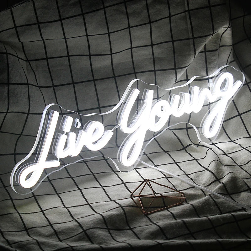 Live Young 5V USB LED Ljusskylt - Budgetvänlig