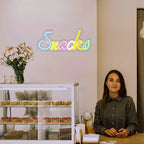 Snacks – Färgglada bokstäver – LED-ljusskylt (5 V USB)