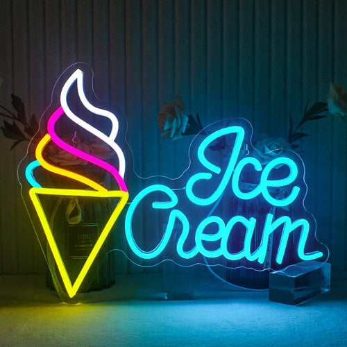 Bilden har en levande LED-neonskylt formad som en glassstrut.